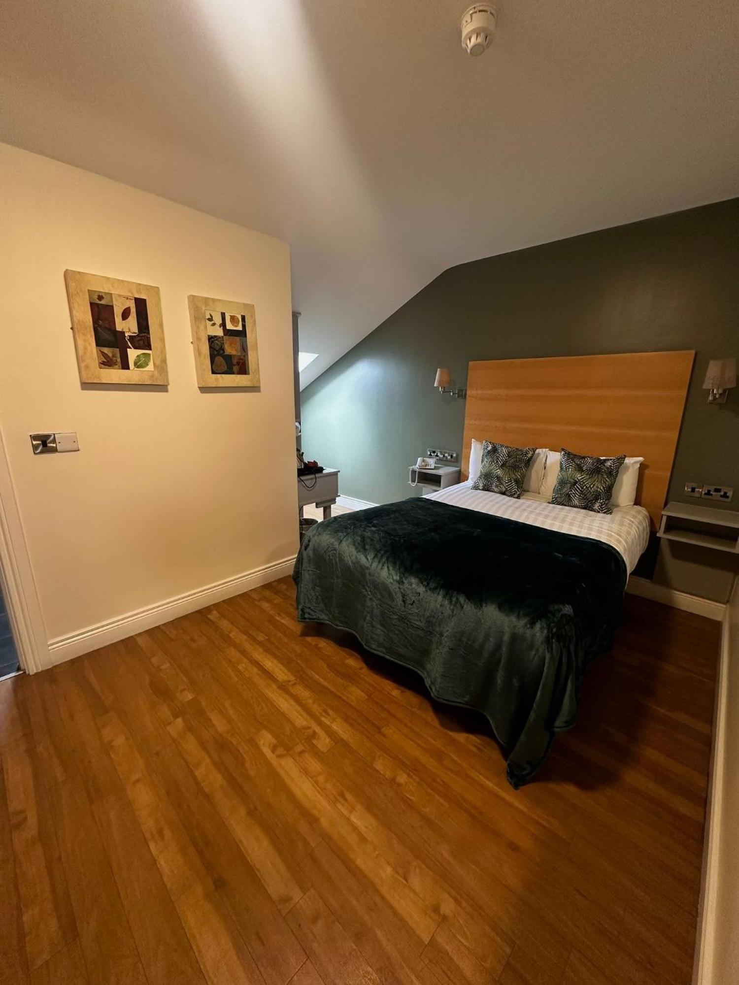 The Coach House Hotel Oranmore Kültér fotó