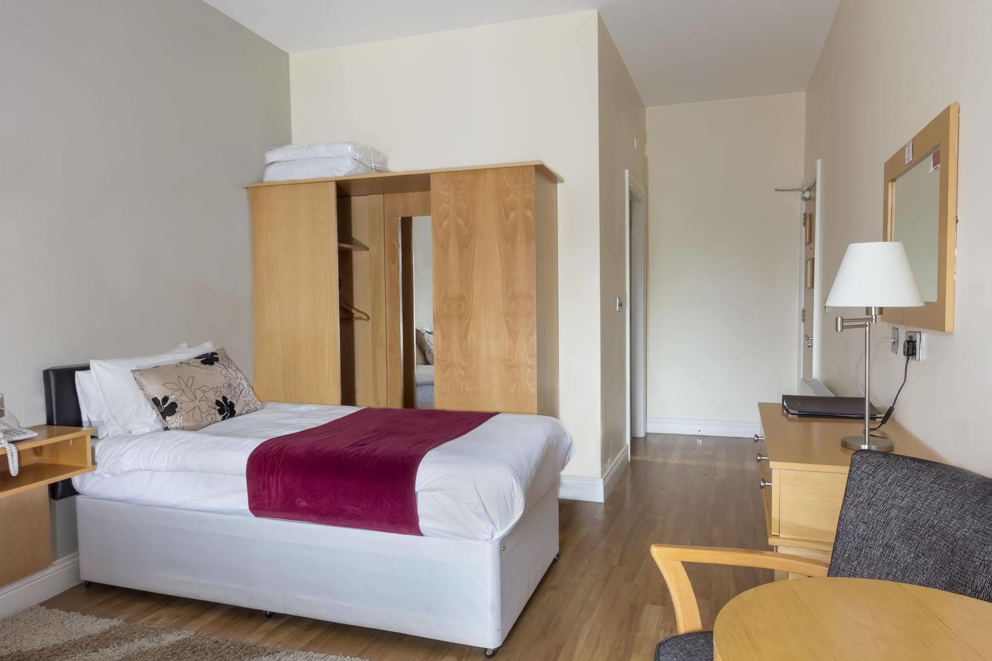 The Coach House Hotel Oranmore Kültér fotó