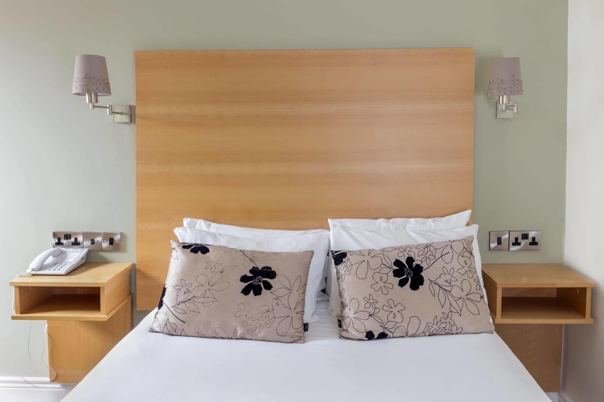 The Coach House Hotel Oranmore Kültér fotó