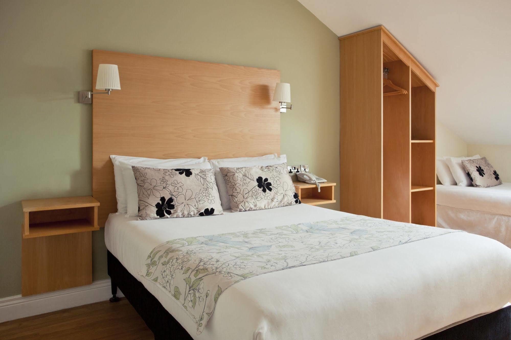 The Coach House Hotel Oranmore Kültér fotó