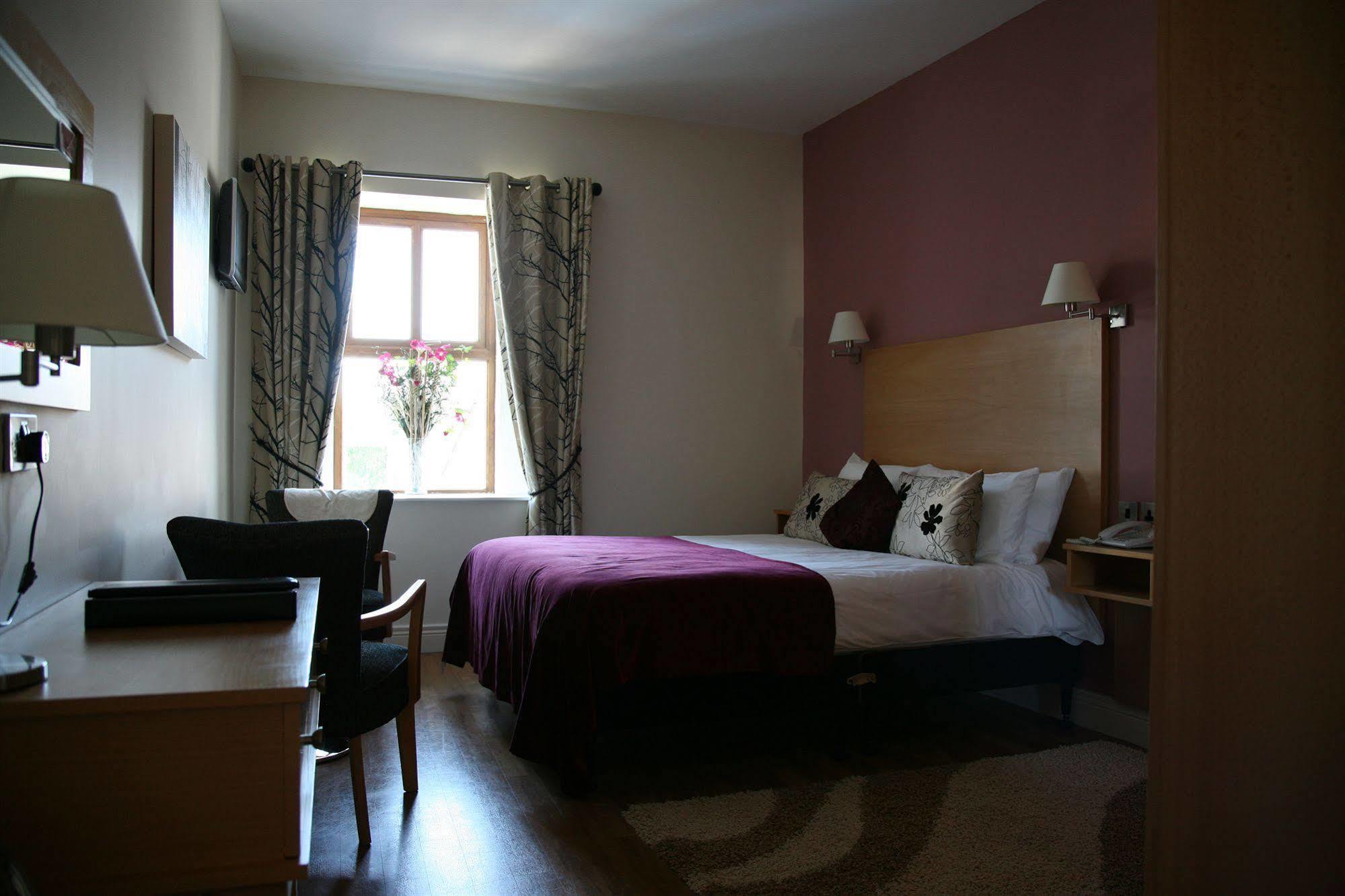 The Coach House Hotel Oranmore Kültér fotó
